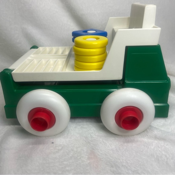 Vintage Johnson & Johnson Stack and Dump Truck Toy Made in USA 1983 & 10 shapes - Picture 8 of 8